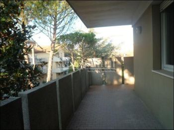 Appartamento con terrazzo e garage Via covignano
