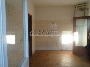 Appartamento con terrazzo e garage Via covignano