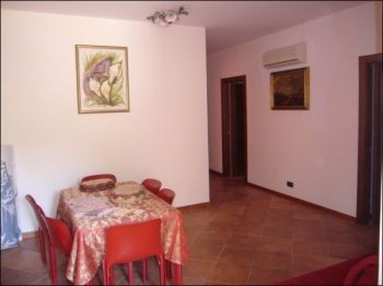Casa arredata con posto auto Appio latino, appia nuova, appio pignatelli, capannelle