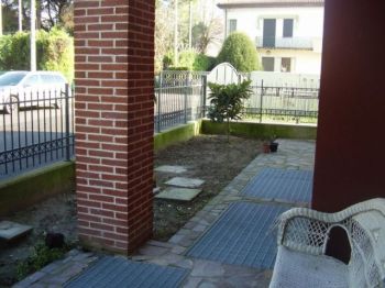 Appartamento arredato con posto auto
