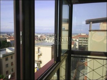 Appartamento con posto auto e balcone