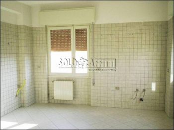 Appartamento con posto auto e balcone