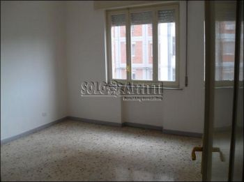 Casa con balcone V.le vittorio veneto