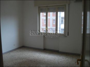 Casa con balcone V.le vittorio veneto