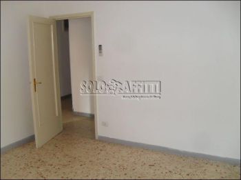 Casa con balcone V.le vittorio veneto