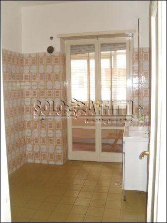Casa con balcone V.le vittorio veneto