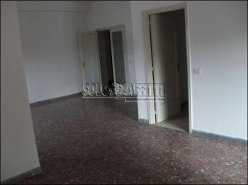 Casa con balcone V.le vittorio veneto