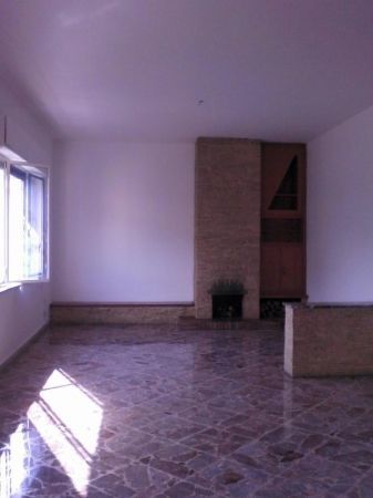 Appartamento con balcone Via campania