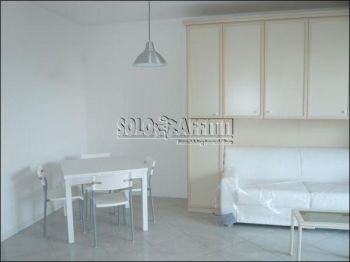 Monolocale con garage e balcone Viserba monte