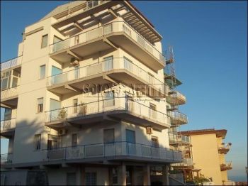Appartamento con balcone e garage San Gregorio Di Catania