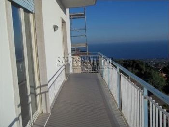 Appartamento con balcone e garage San Gregorio Di Catania