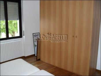 Casa arredata con balcone Zona via pace