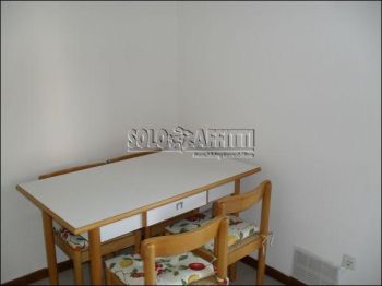Casa arredata con balcone Zona via pace