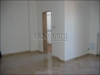 Appartamento con balcone e garage Libert�