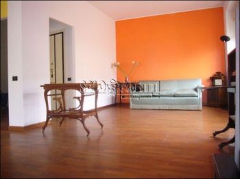 Appartamento arredato con balcone Eur, laurentino, checchignola, montagnola, fonte meravigliosa