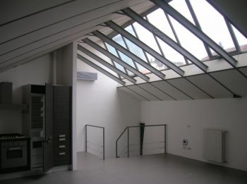 Loft affitto Milano - Soffitto con travi a vista