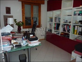 Casa nuova costruzione con balcone Via covignano