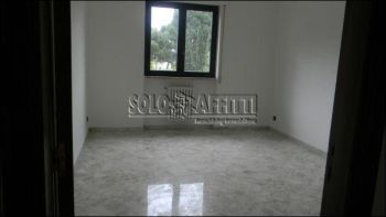 Appartamento con balcone e garage Poggiofranco