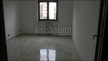 Appartamento con balcone e garage Poggiofranco