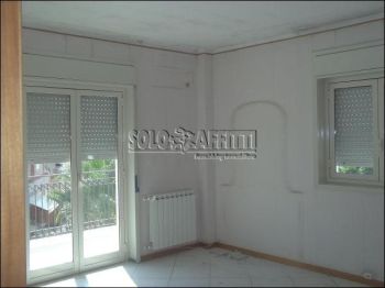 Casa con balcone e garage Via galermo