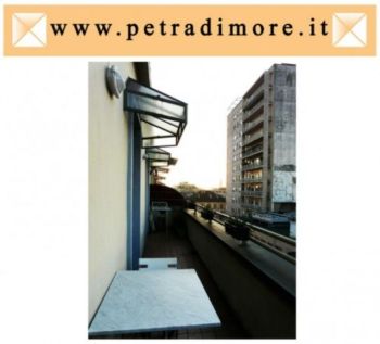 Appartamento arredato con terrazzo Centro - Altre fotografie