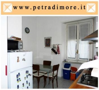 Appartamento arredato con terrazzo Centro - Altre fotografie