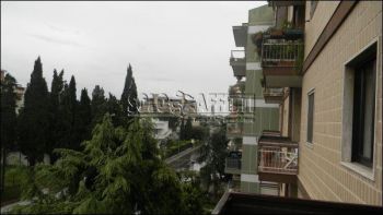 Appartamento con balcone e garage Poggiofranco