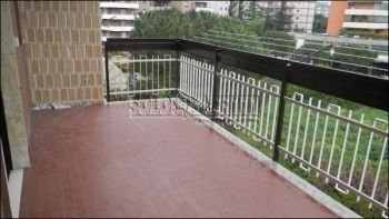 Appartamento con balcone e garage Poggiofranco