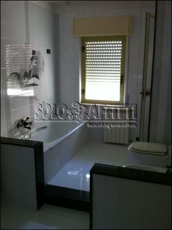Appartamento arredato con posto auto