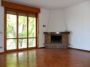 Casa con balcone e garage Noceto