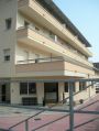 2 persone anziane una almeno 60 anni