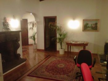 Villa con posto auto Roma