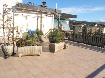 Attico arredato con terrazzo Firenze