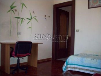 Bilocale studenti con balcone Centro