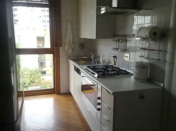 Casa arredata con posto auto Milano