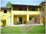 Villa a schiera con terrazzo e giardino