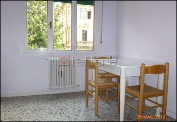 Casa arredata con balcone Centro citt�