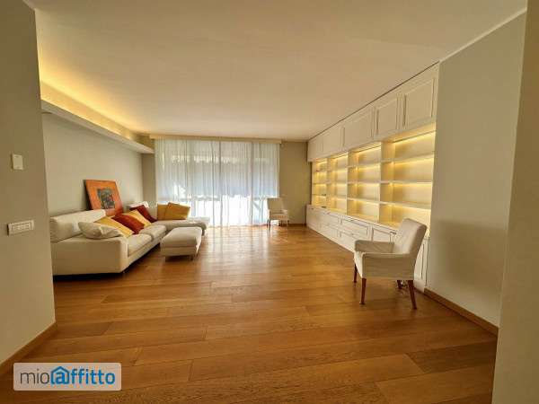 Appartamento arredato con terrazzo Milano due