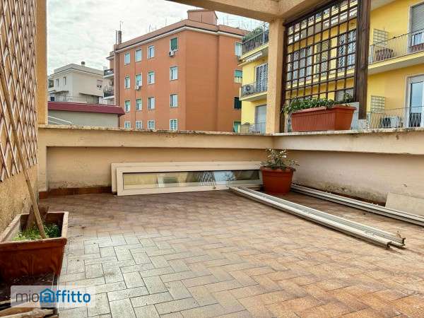 Appartamento con terrazzo Trieste , salario