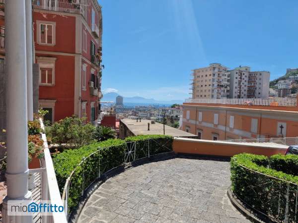 Appartamento arredato con terrazzo Napoli